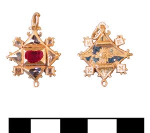 2006T582 Post Medieval Pendant