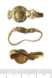 Gold ring with skull image