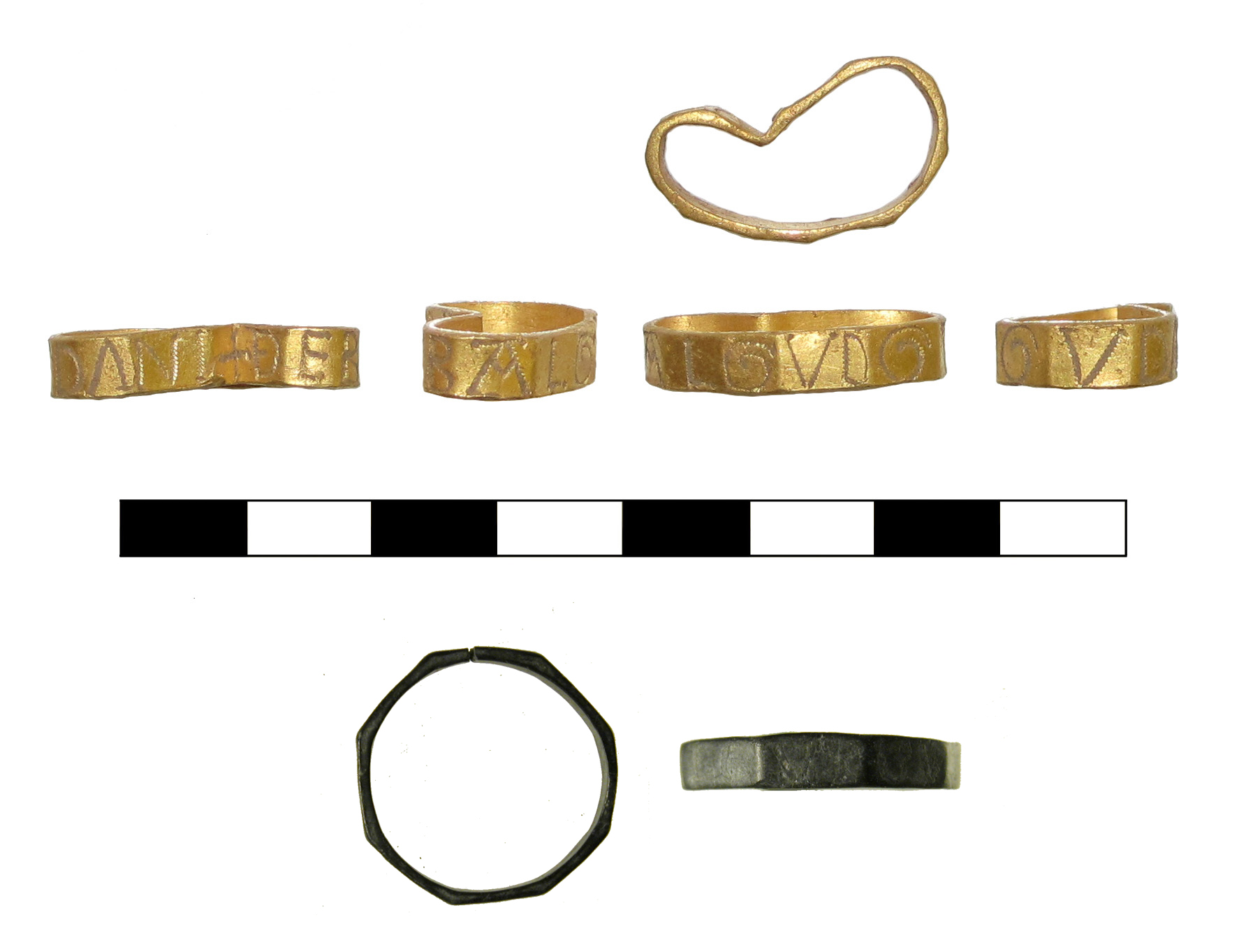 Gold medieval Tebal finger-ring (ESS-53A9B2, above). Silver medieval Tebal finger-ring (SF-B2AA47, below).